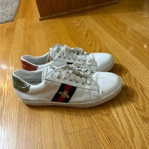 Top grade leather shoes size 9